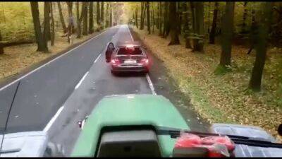 Как тракторист жестко проучил наглого водителя (видео) - autocentre.ua