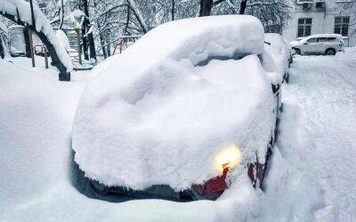 Может случиться с каждым: снег раздавил три автомобиля - zr.ru - Новосибирск