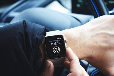 Работу автопилота в автомобилях Volkswagen будут контролировать умные часы - autocentre.ua
