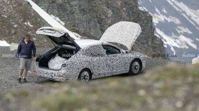 Новую Skoda Superb заметили сразу в двух кузовах (фото) - autocentre.ua - Австрия